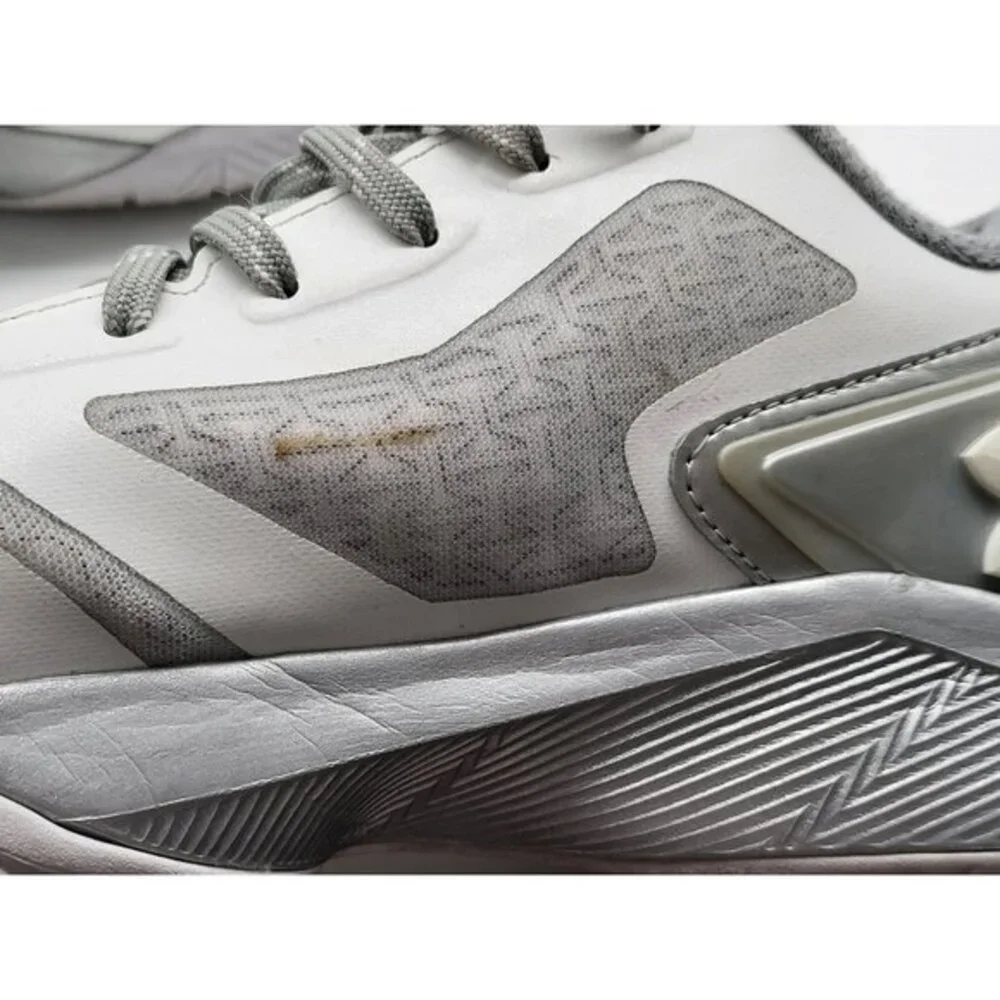 Under Armour ClutchFit Drive 2 Low‎ Men's 7.5 Gray White Basketball Shoes
